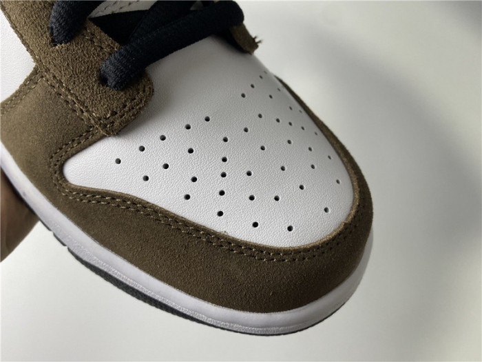 nike sb dunk low white black trail end brown 304292-102