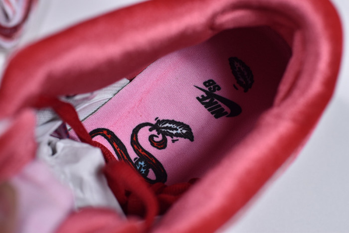 nike sb dunk low strangelove skateboards ct2552-800