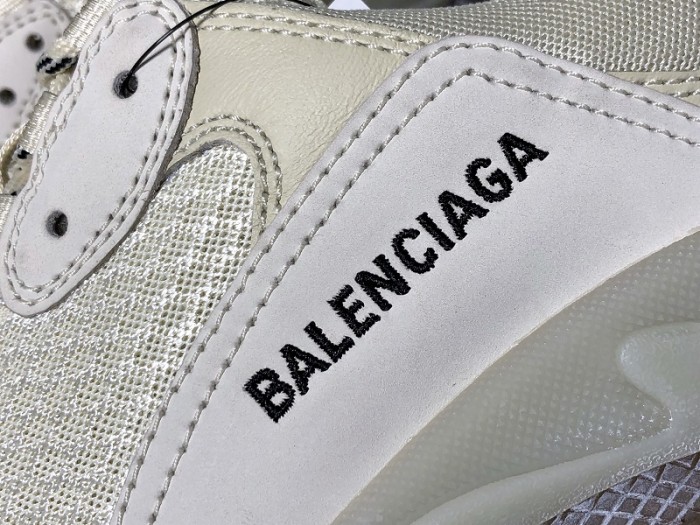 balen triple s trainers clear sole gold and white 541624 w09o1 9005