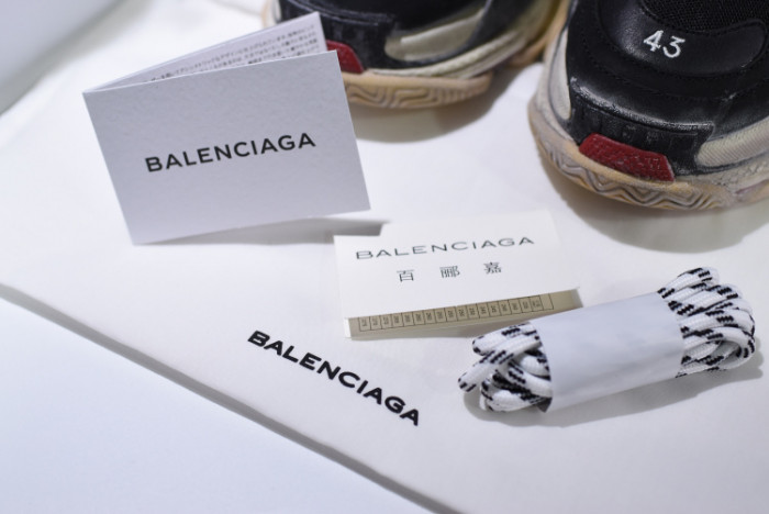 balen 17fw triple s trainer black/ red 483513 w06e1 1000