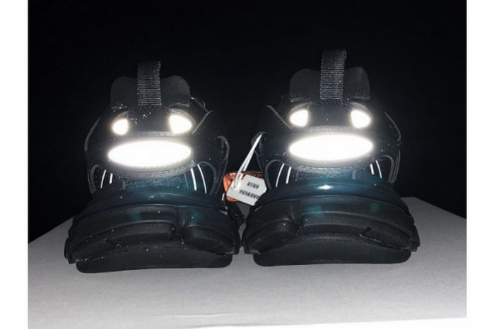 balen wmns track trainer ''triple black'' 542436 w1gb 1000