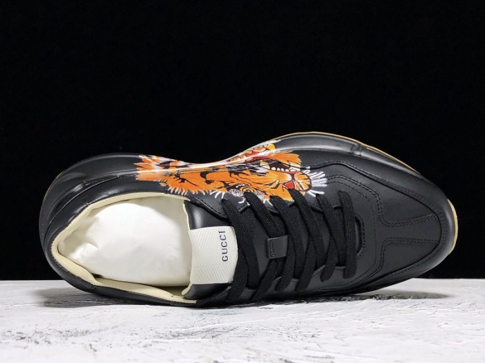 G*u*i1 rhyton sneaker