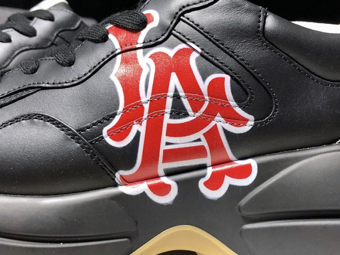 G*u*i1 rhyton sneaker