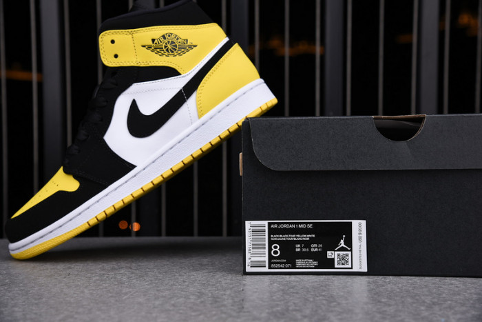 air jordan 1 mid yellow toe black 852542-071