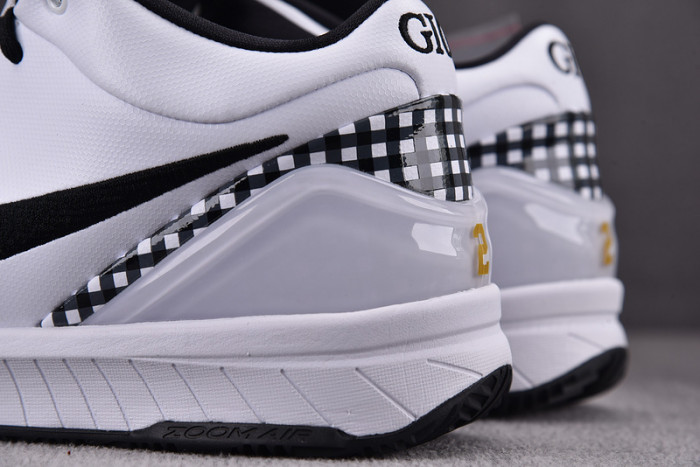 nike kobe 4 protro mambacita gigi