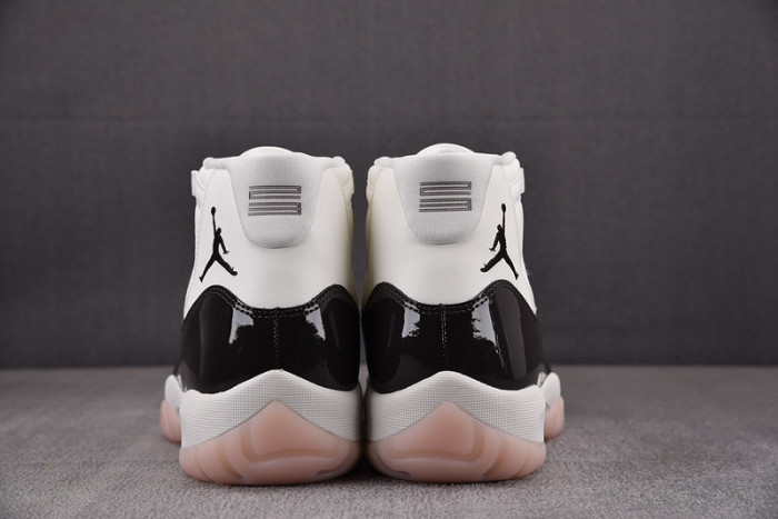 air jordan 11 wmns "neapolitan"