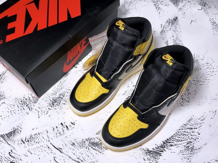 air jordan 1 yellow toe black white ar1020-700