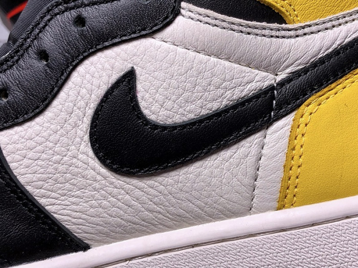 air jordan 1 yellow toe black white ar1020-700