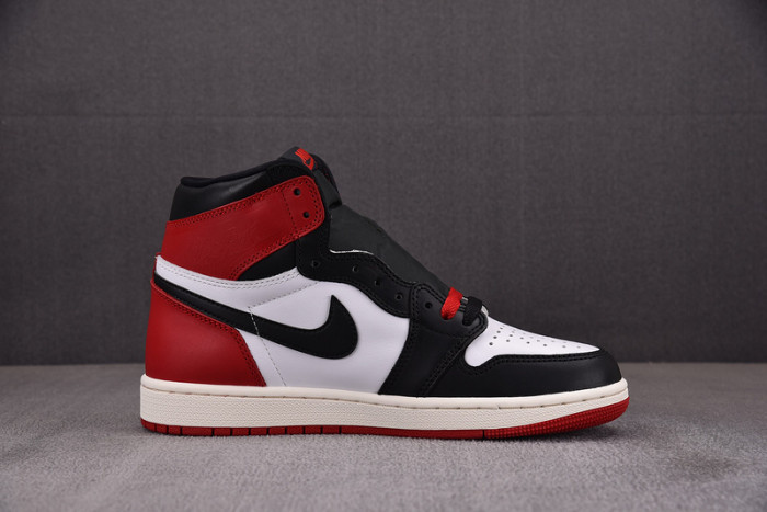 air jordan 1 high og “black toe reimagined” dz5485-106