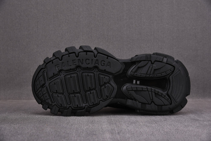 balen track hike sneaker 654867-w3cp3-1000