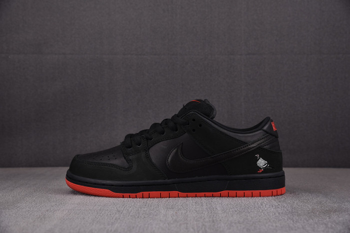 nike sb dunk low black pigeon 883232-008