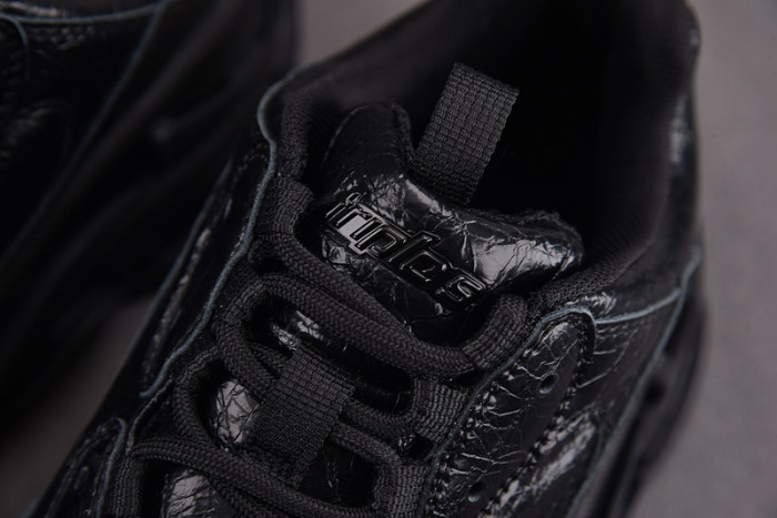 Ba*len*cia*ga triple s black