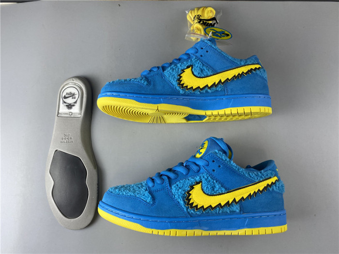 nike sb dunk low grateful dead "blue bear" cj5378-400