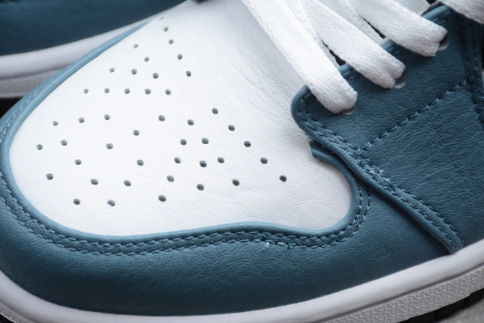 air jordan 1 mid fearless F**etasm cu2802-100