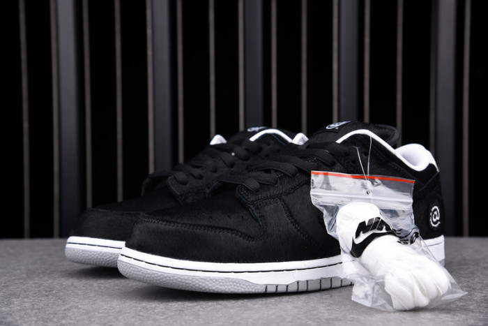 nike sb dunk low medicom toy (2020) cz5127-001