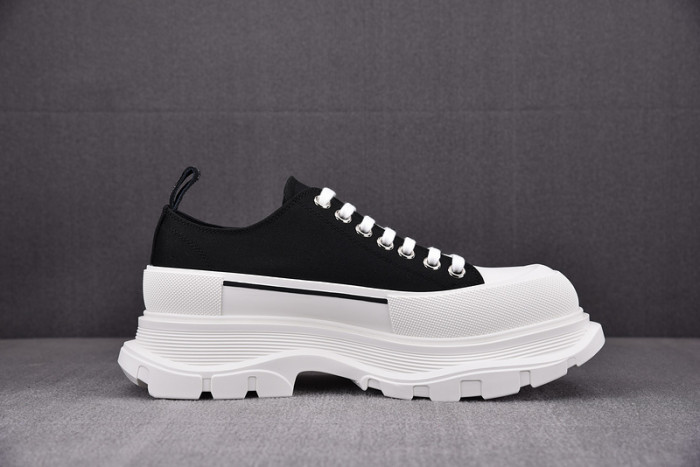 alexander mcqueen tread slick lace up boot black white