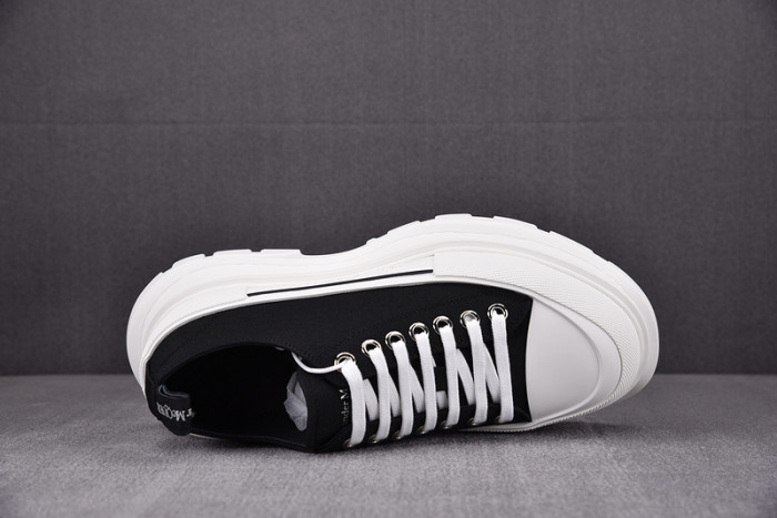 alexander mcqueen tread slick lace up boot black white