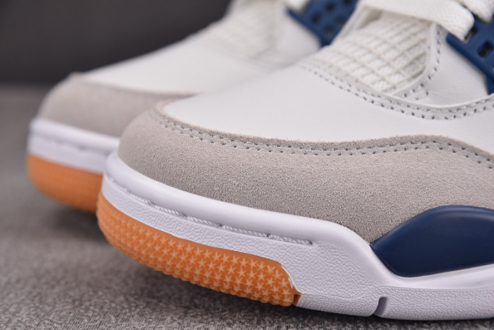 Jordan 4 Retro SB Navy DR5415-100