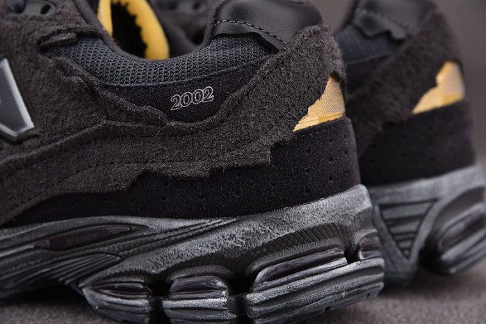 new balance 2002r protection pack phantom