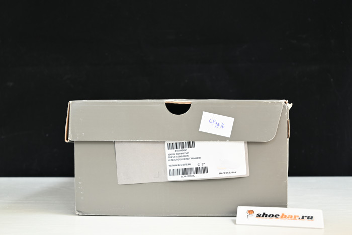 Ba*len*cia*ga triple s sneaker