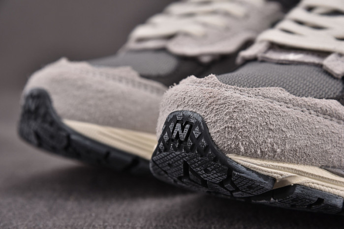 new balance 2002r protection pack rain cloud