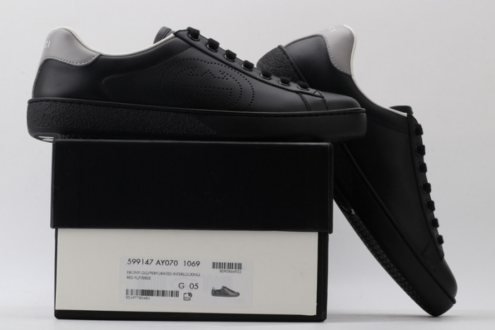 G*u*i sneaker g1000040