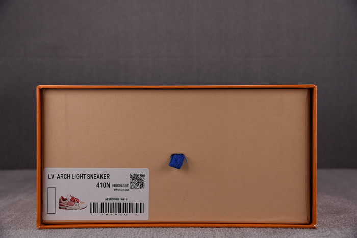 l&v trainer white and red