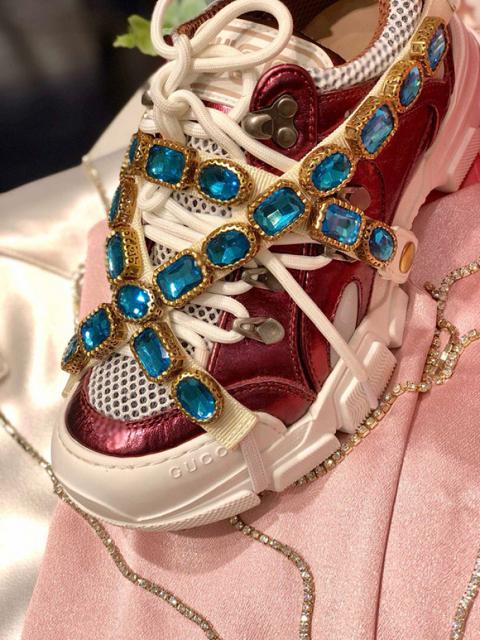 G*u*i1 flashtrek sneaker