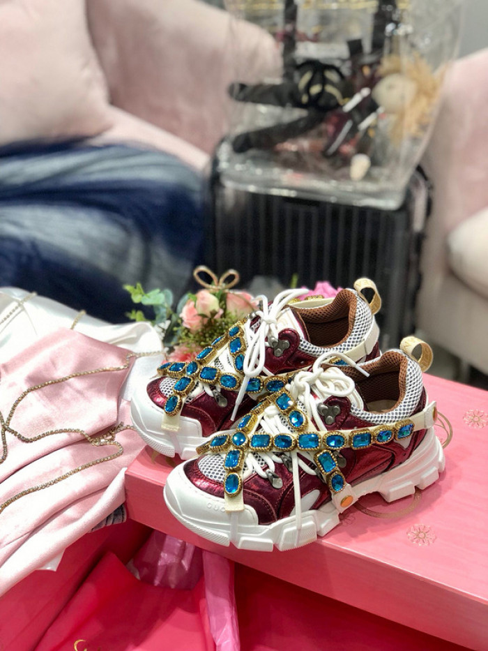 G*u*i1 flashtrek sneaker