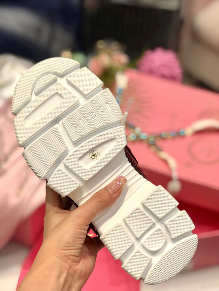 G*u*i1 flashtrek sneaker