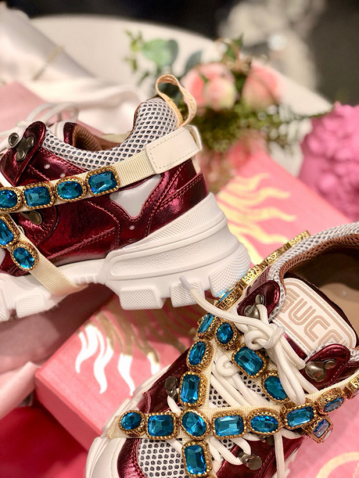 G*u*i1 flashtrek sneaker