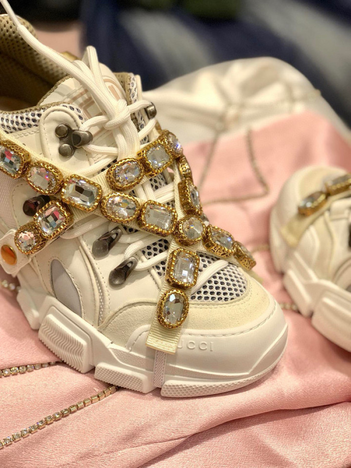 G*u*i1 flashtrek sneaker