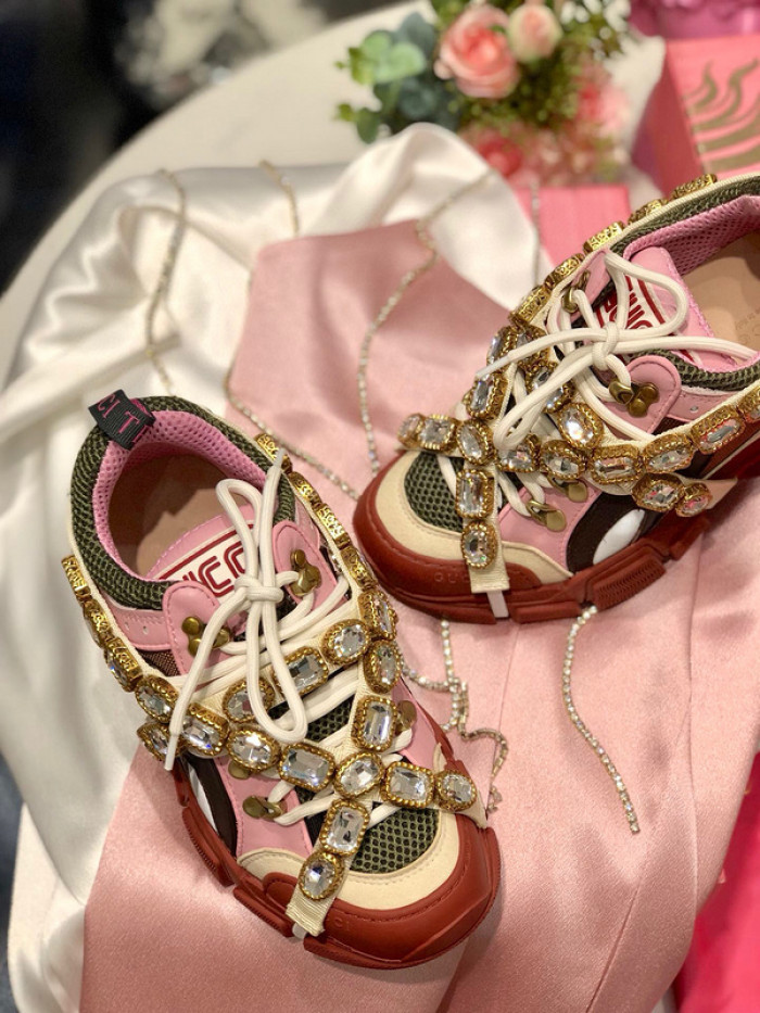 G*u*i1 flashtrek sneaker