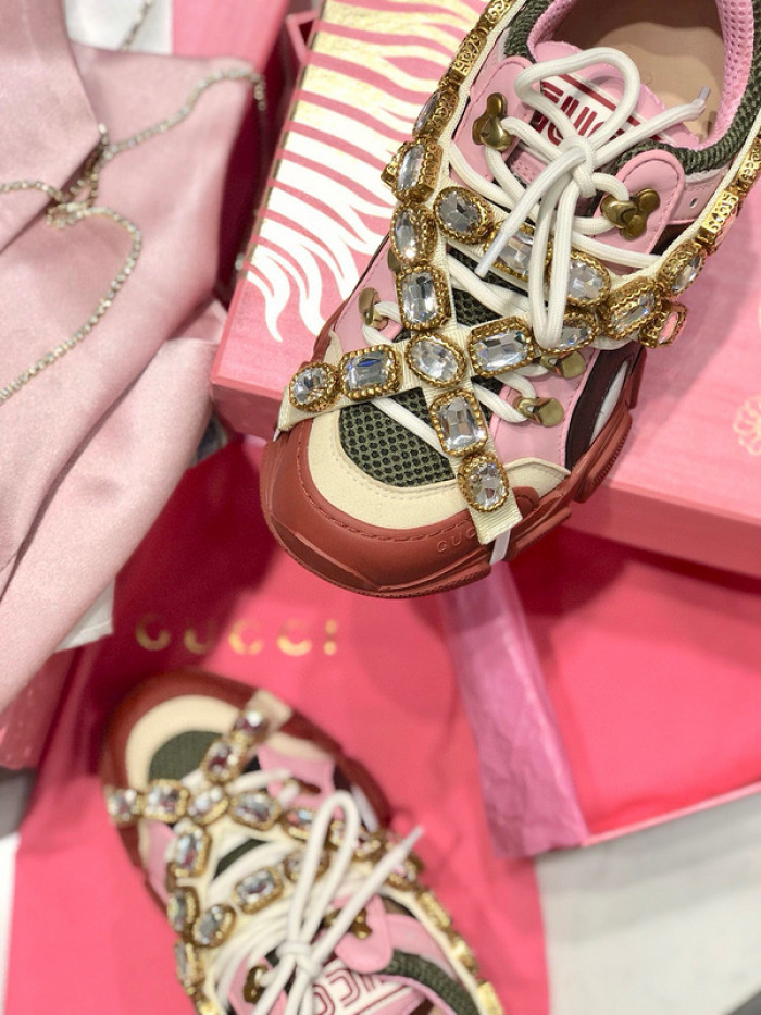 G*u*i1 flashtrek sneaker