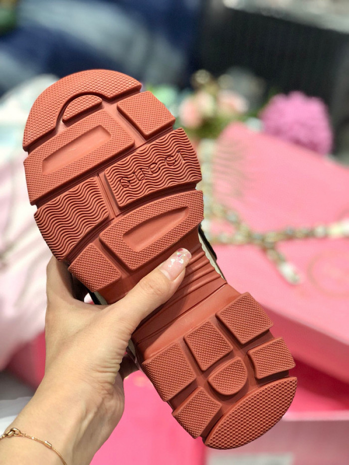 G*u*i1 flashtrek sneaker