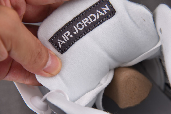 Jordan 5 Retro Wolf Grey 136027-005