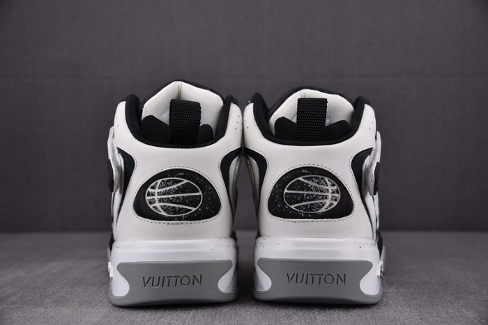 lou1s V*t*n trainer top