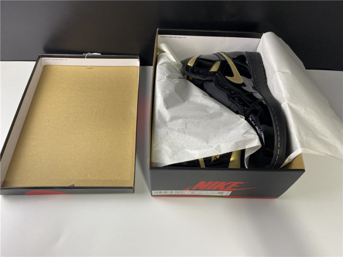 air jordan 1 retro high black metallic gold (2020) 555088-032