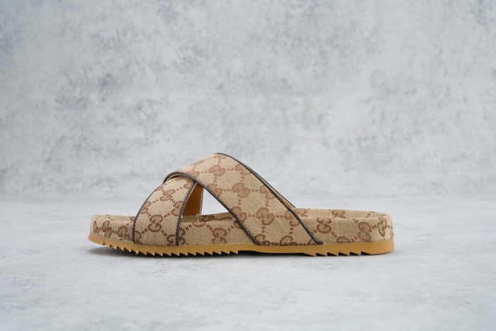 guc*i slide sandal
