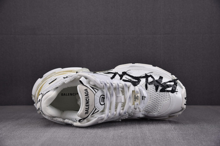 Ba*len*cia*ga runner